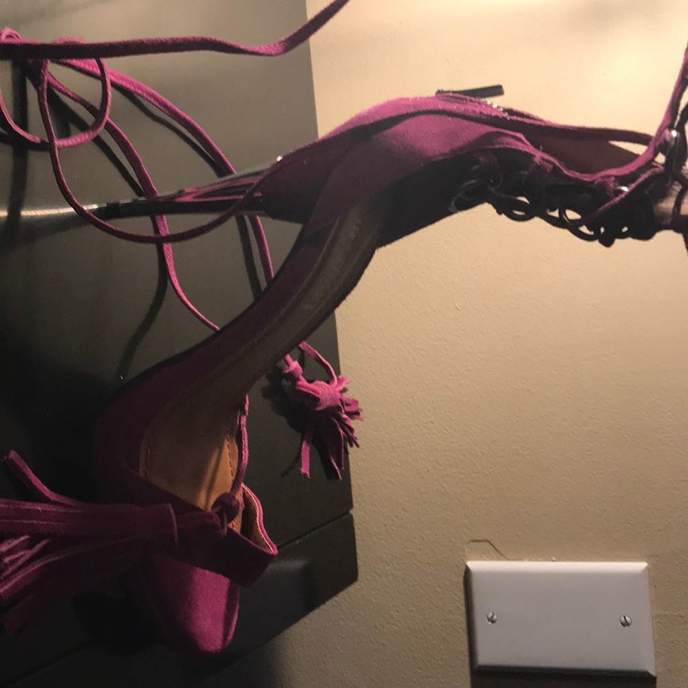 Heels - Picture 2 of 3